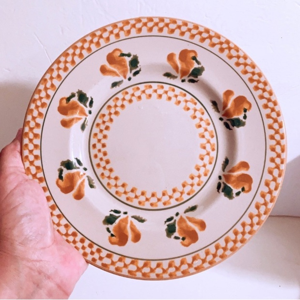 Nicholas Mosse Pottery Luncheon
Salad Plate - Pear Pattern